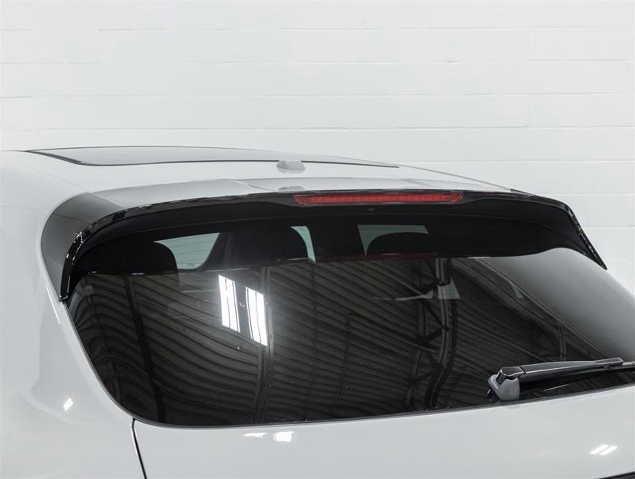 2026 Porsche Macan  Photo