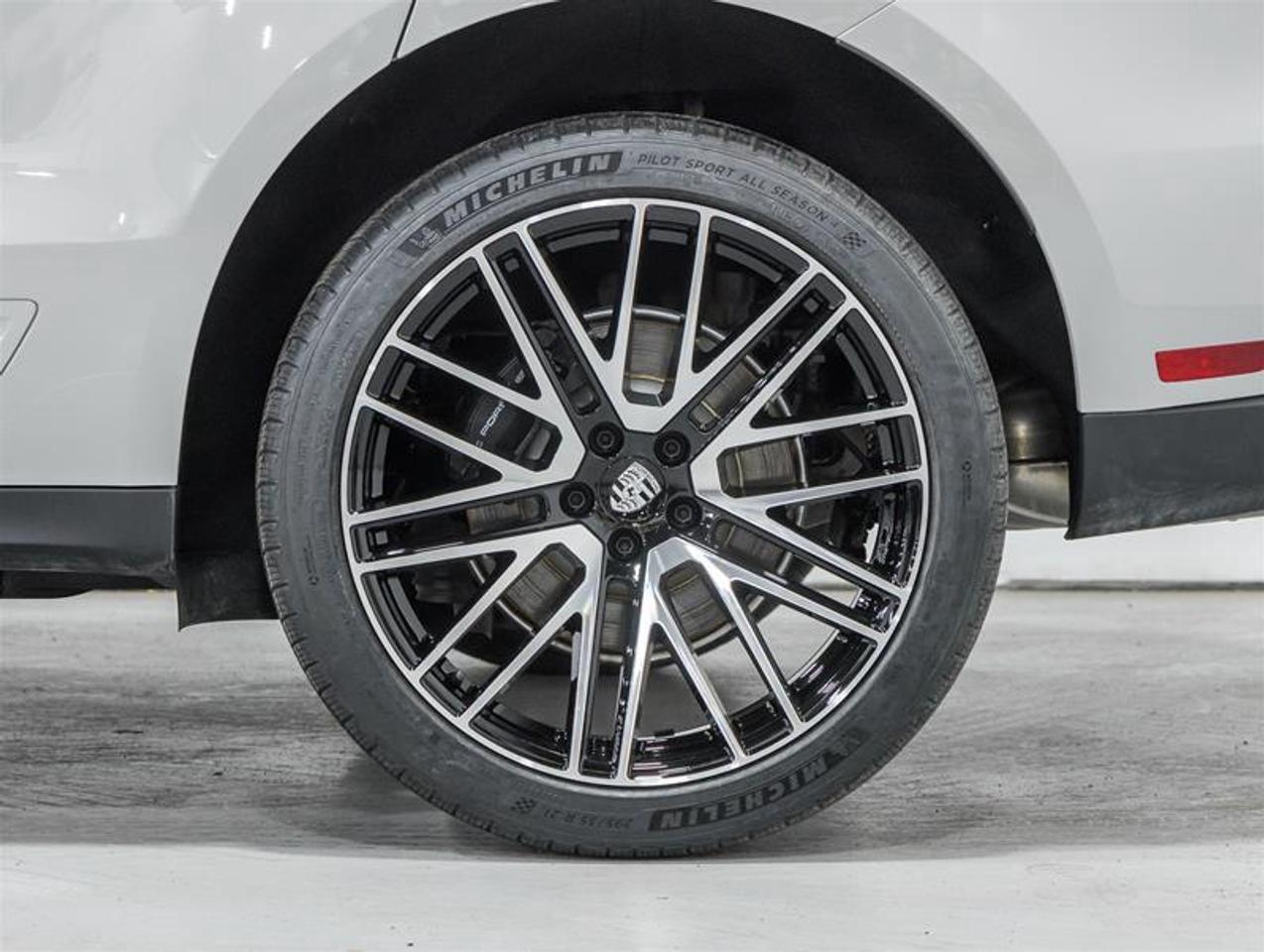 2026 Porsche Macan  Photo