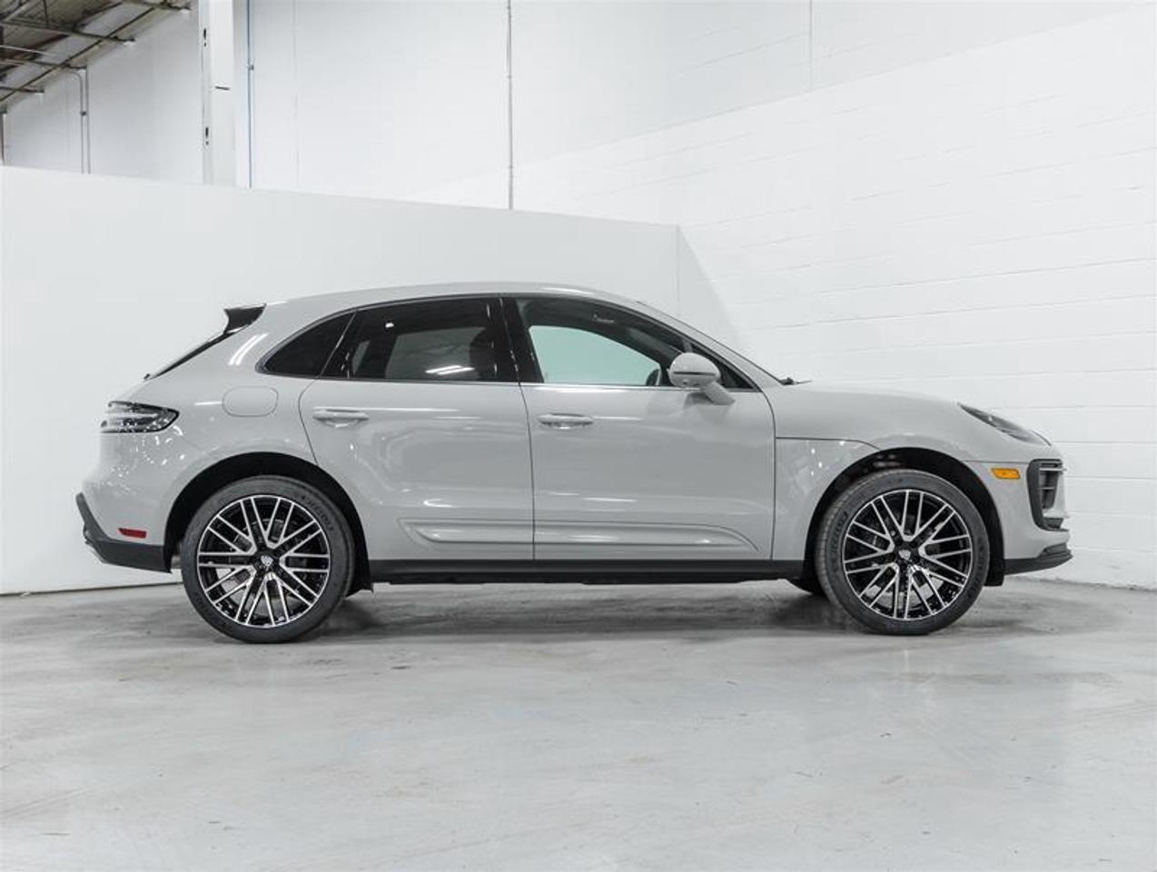 2026 Porsche Macan  Photo