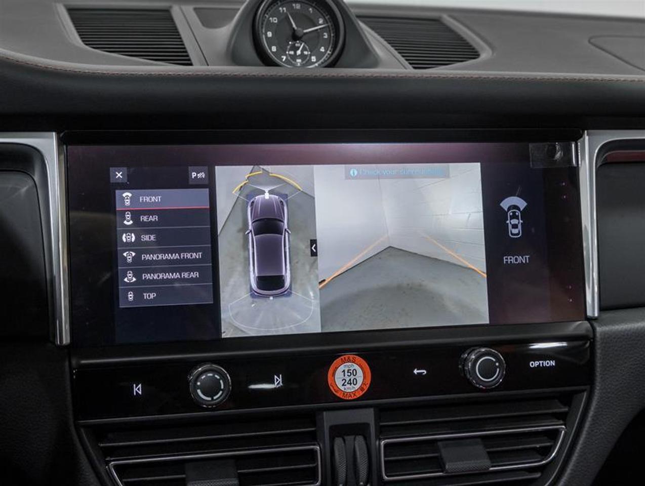 2026 Porsche Macan  Photo