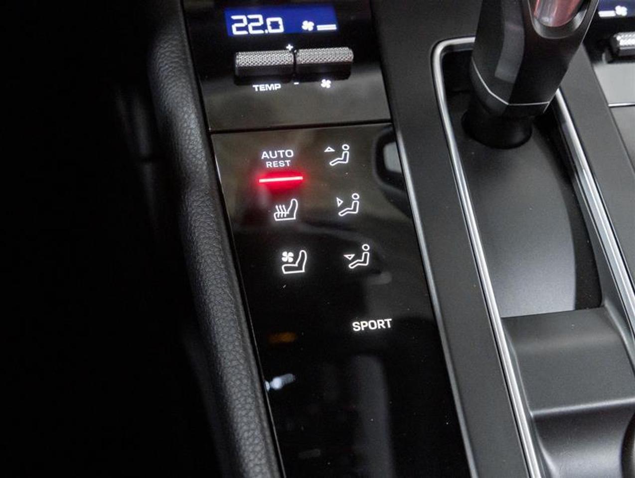 2026 Porsche Macan  Photo