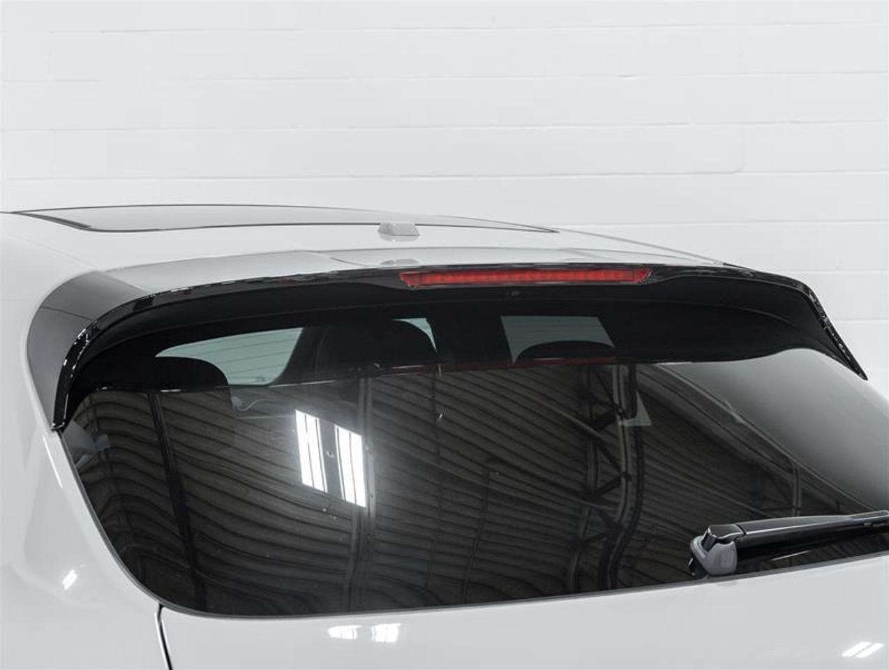 2026 Porsche Macan  Photo