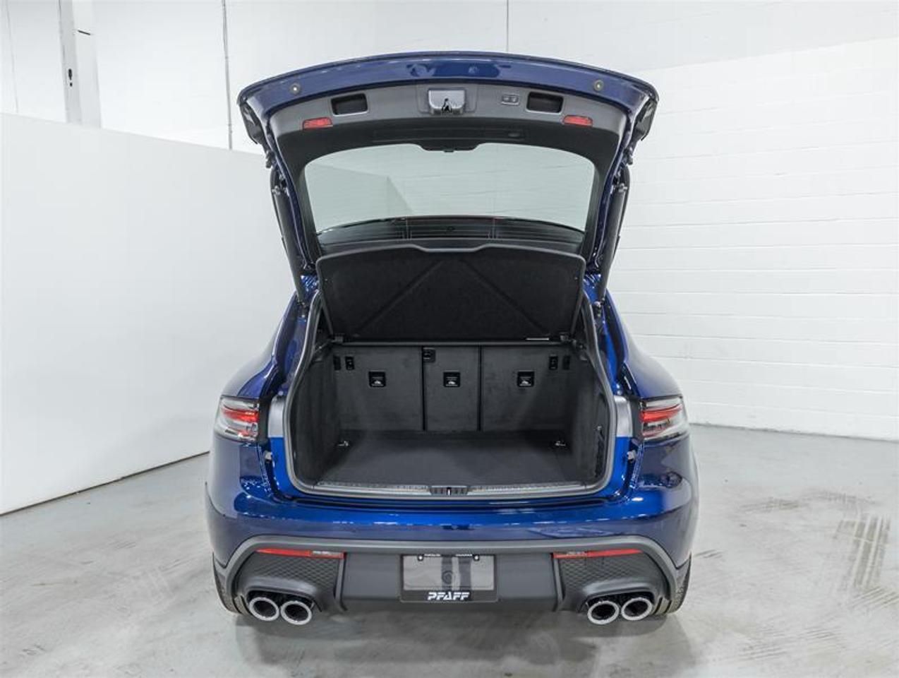 2026 Porsche Macan  Photo