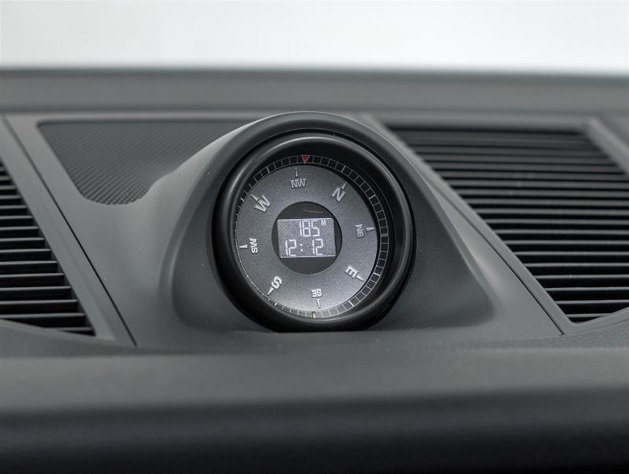 2026 Porsche Macan  Photo