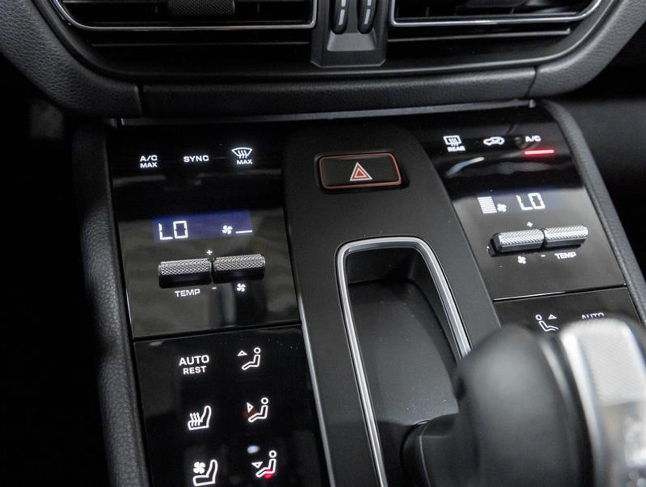 2026 Porsche Macan  Photo