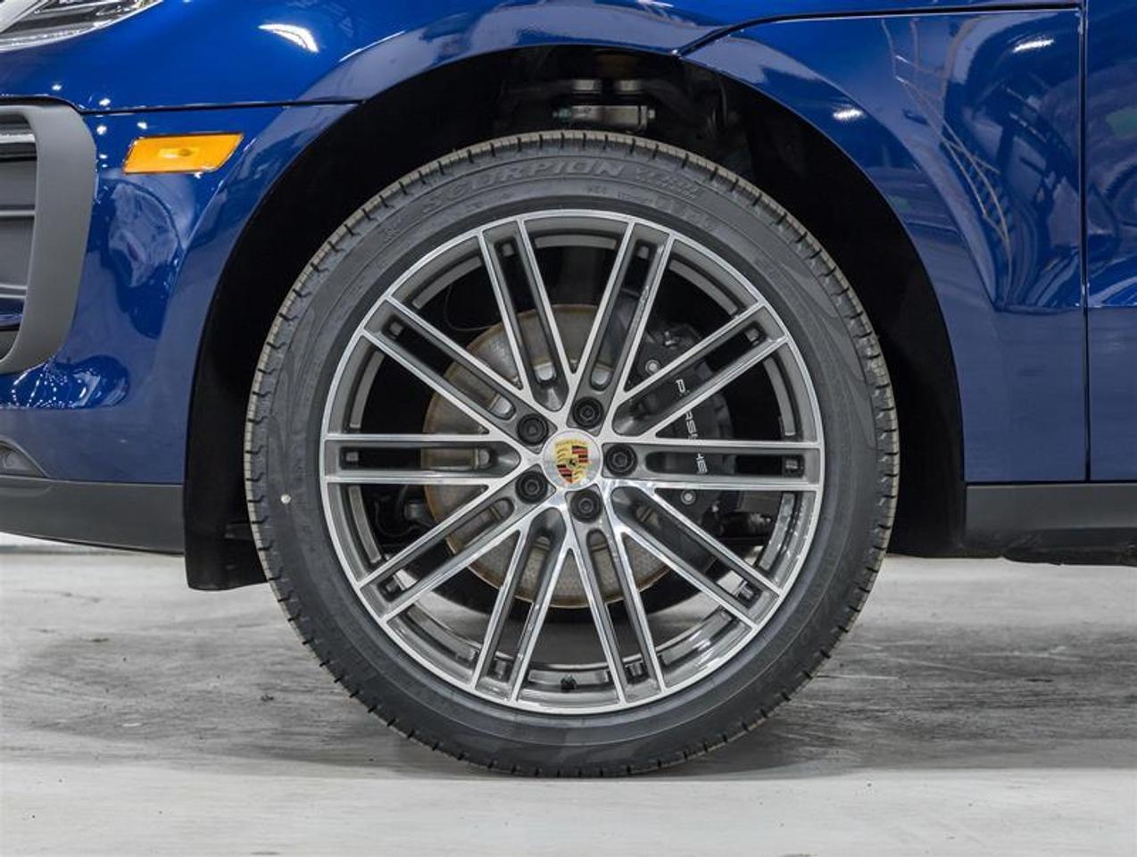 2026 Porsche Macan  Photo