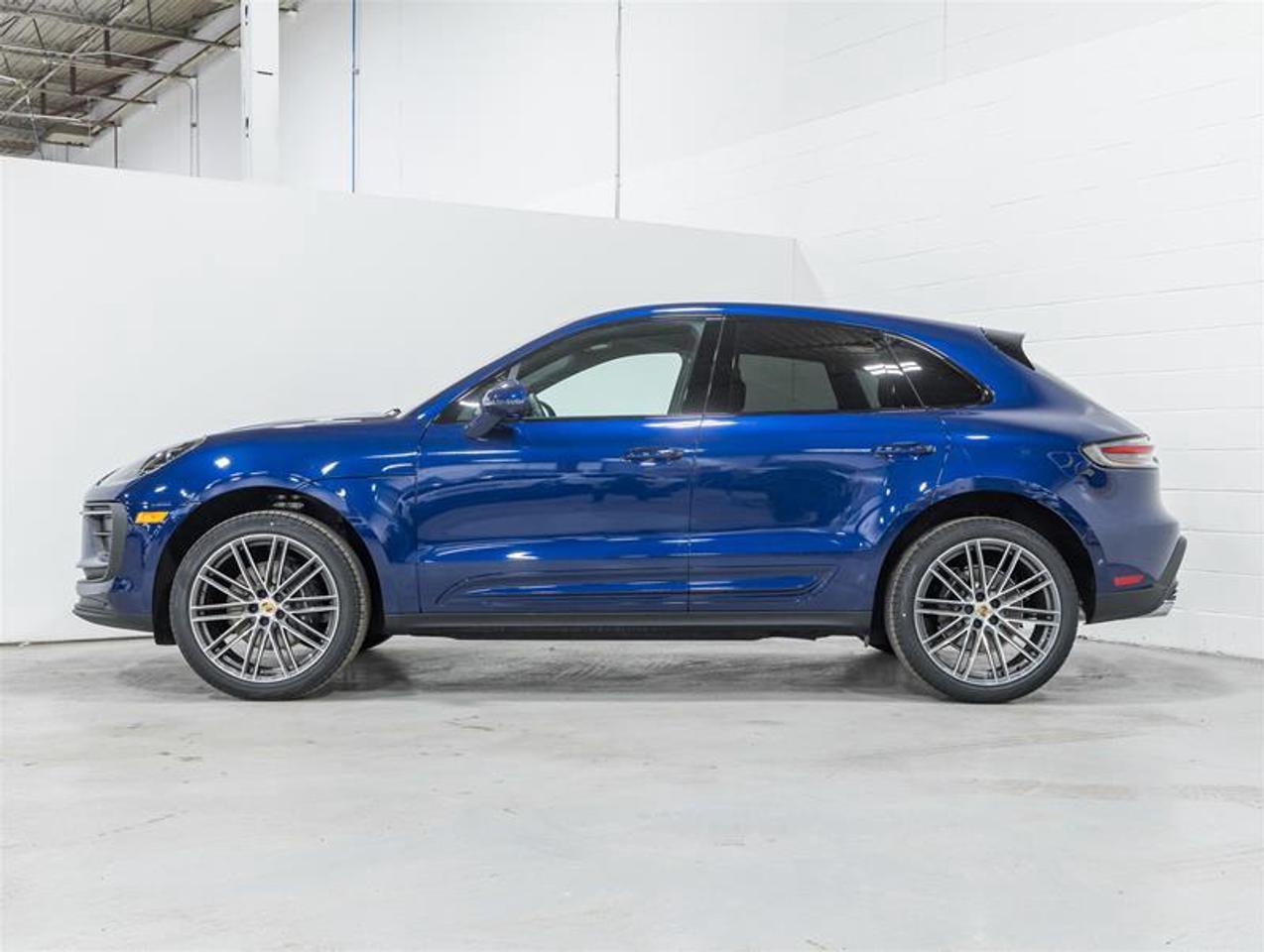 2026 Porsche Macan  Photo3