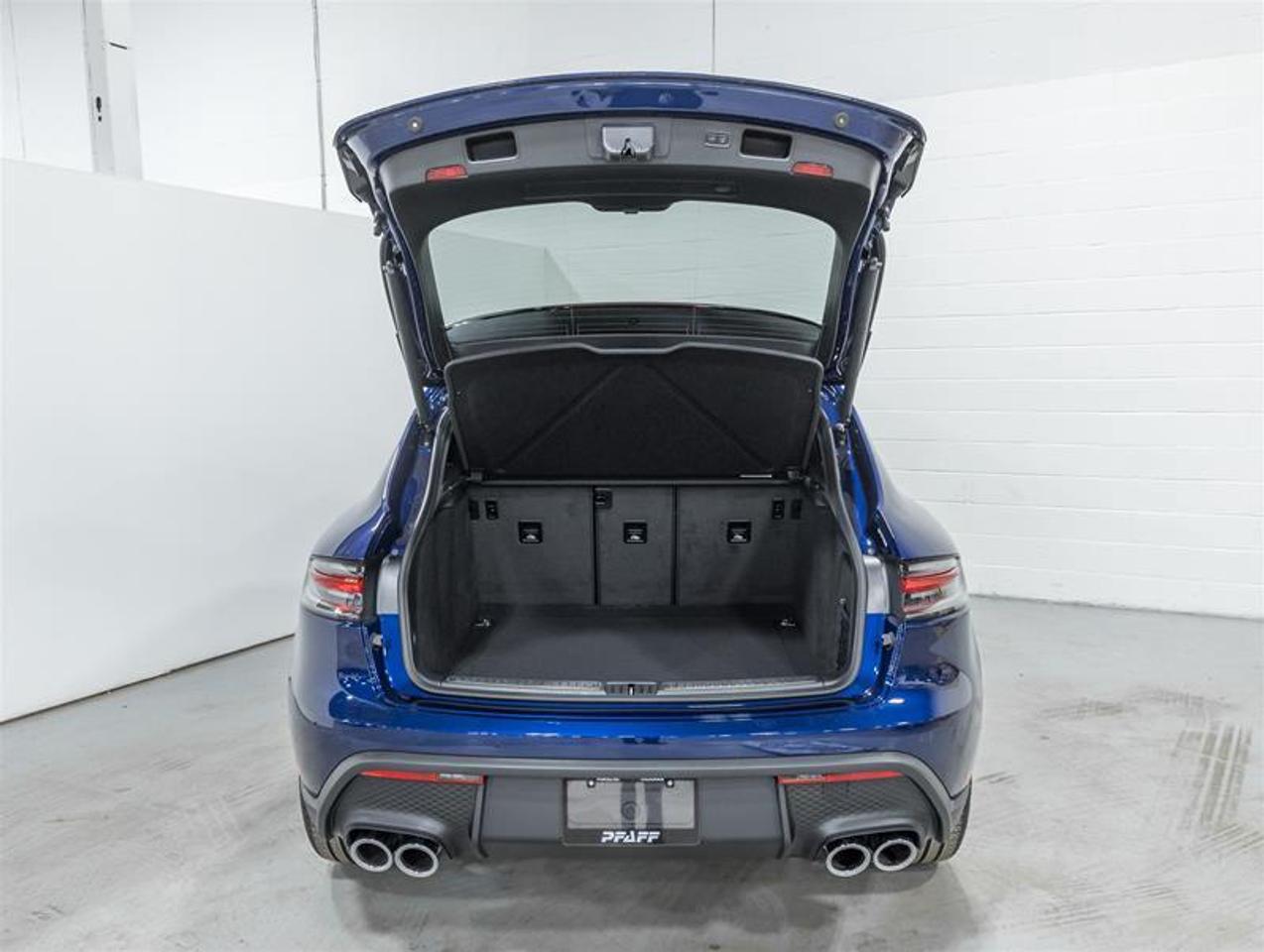 2026 Porsche Macan  Photo