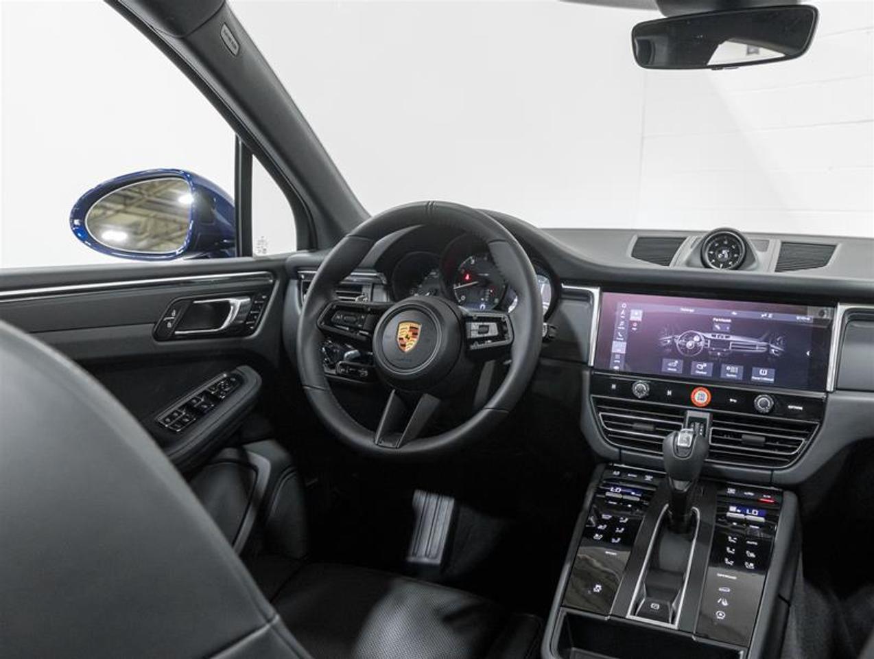 2026 Porsche Macan  Photo