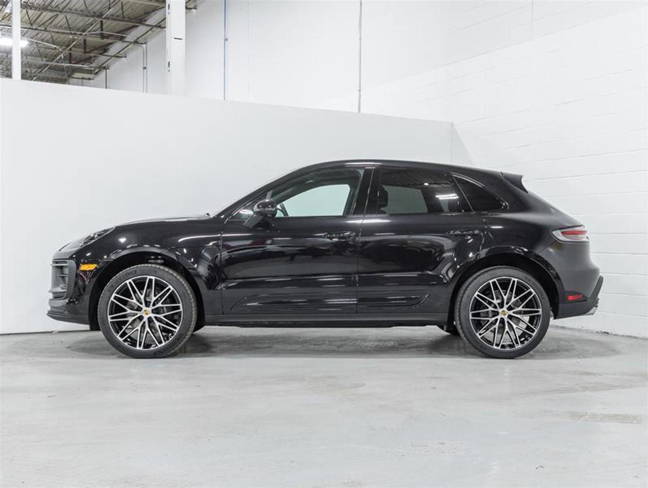 2026 Porsche Macan  Photo3