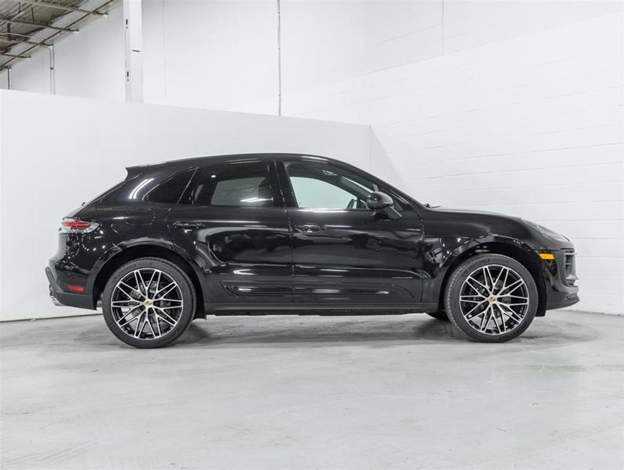 2026 Porsche Macan  Photo