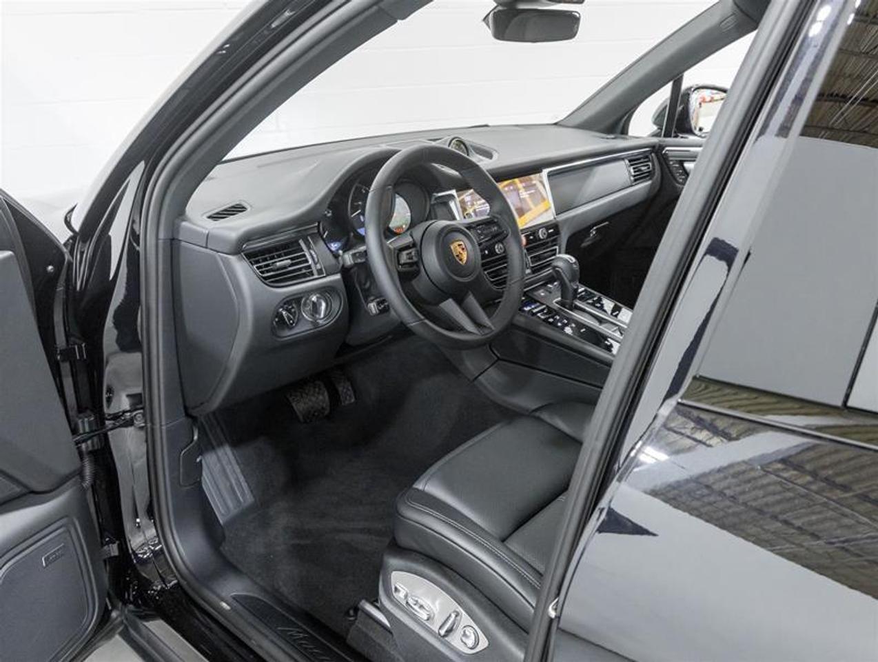 2026 Porsche Macan  Photo