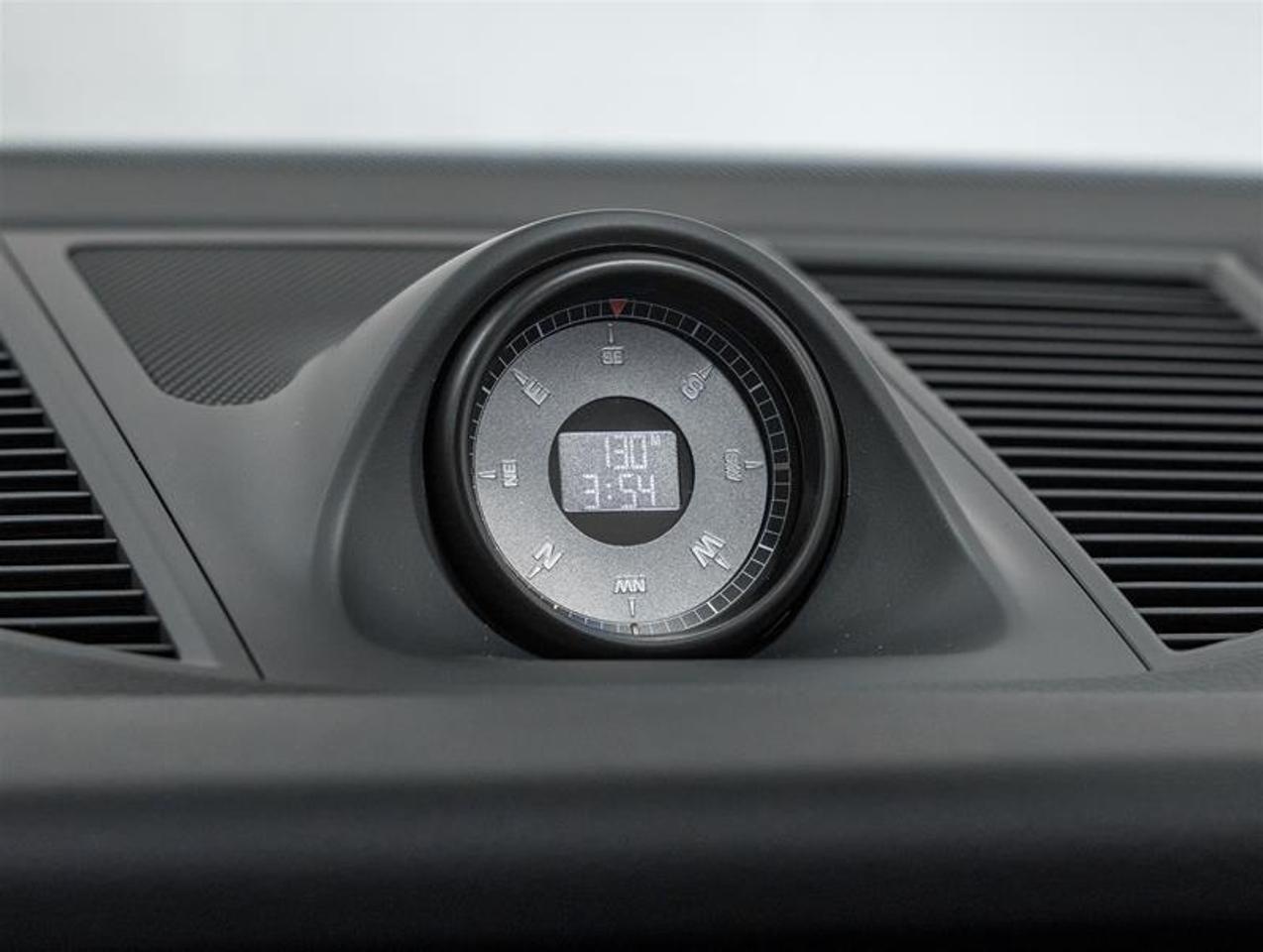2026 Porsche Macan  Photo