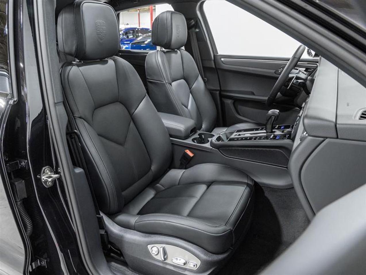 2026 Porsche Macan  Photo