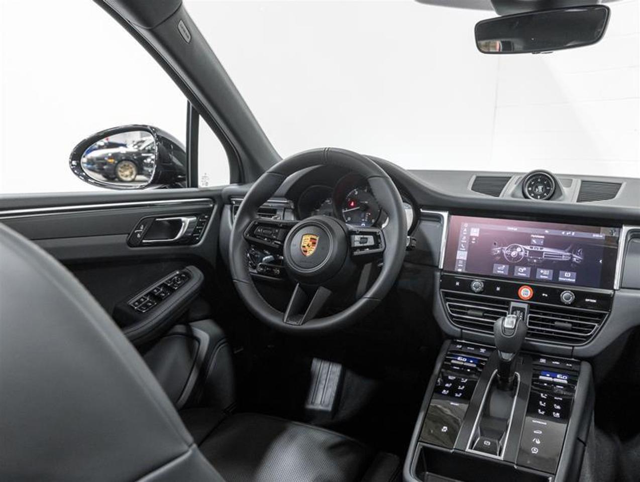 2026 Porsche Macan  Photo