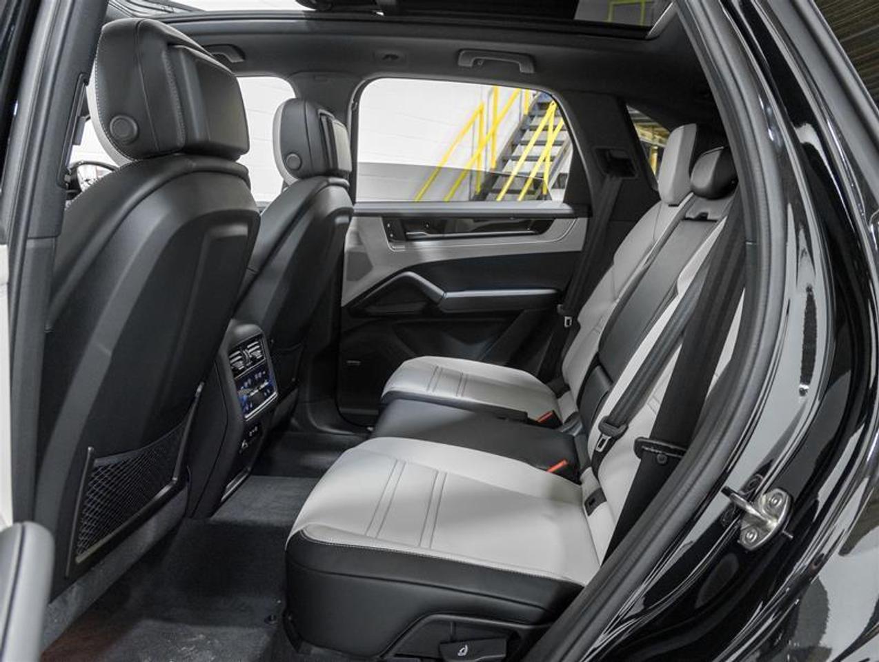 2026 Porsche Cayenne  Photo