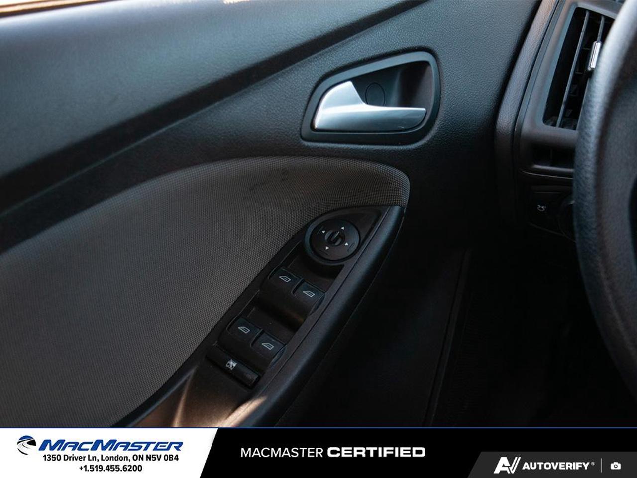 2013 Ford Focus SE 4dr Hatchback Photo