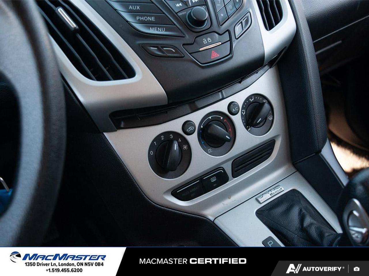 2013 Ford Focus SE 4dr Hatchback Photo