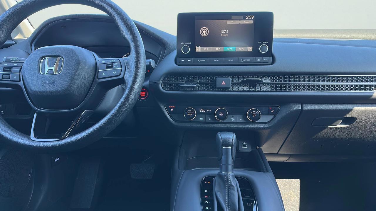 2025 Honda HR-V LX Photo