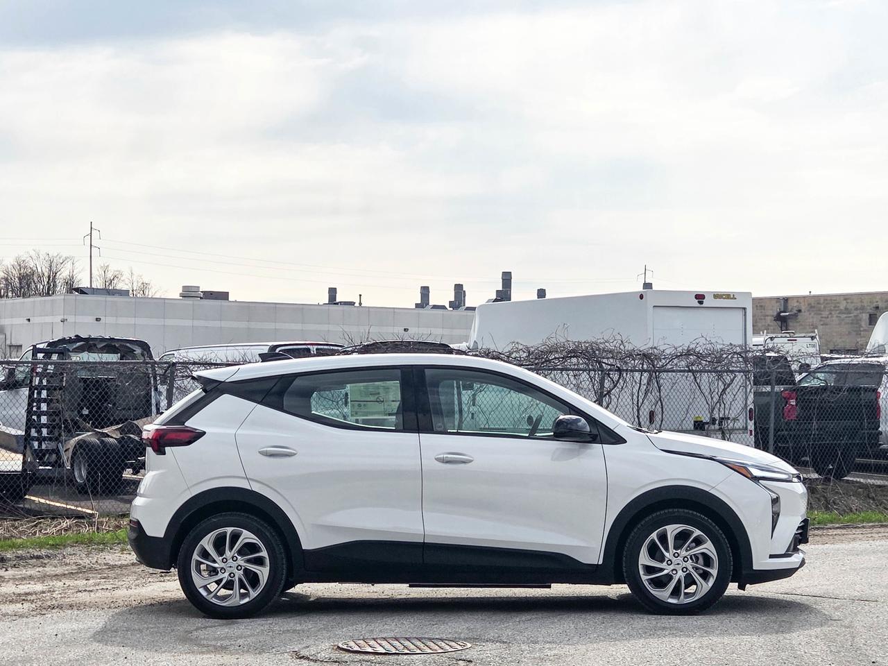 2027 Chevrolet Bolt LT Photo