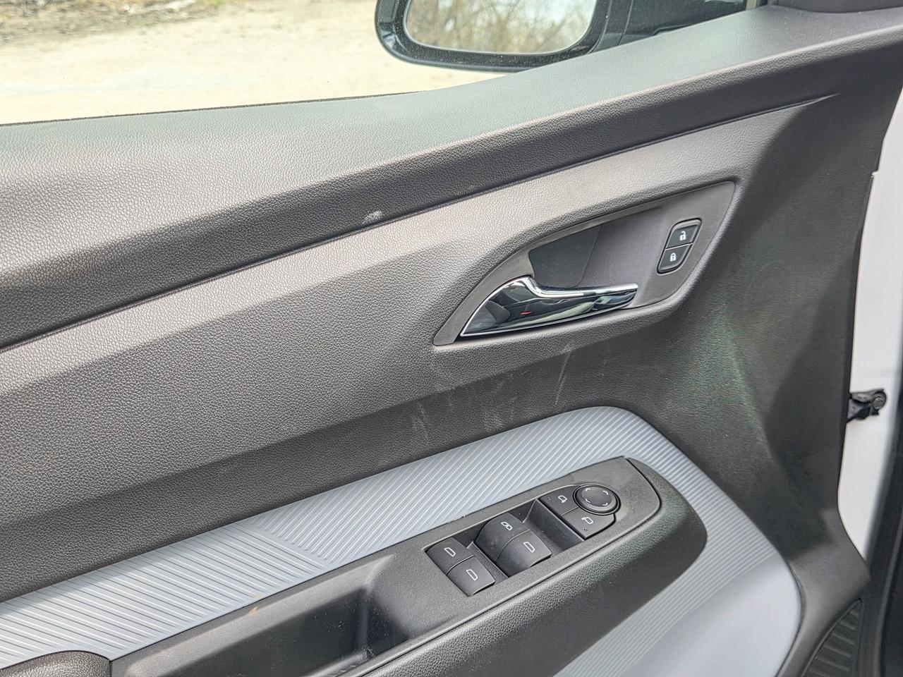 2027 Chevrolet Bolt LT Photo
