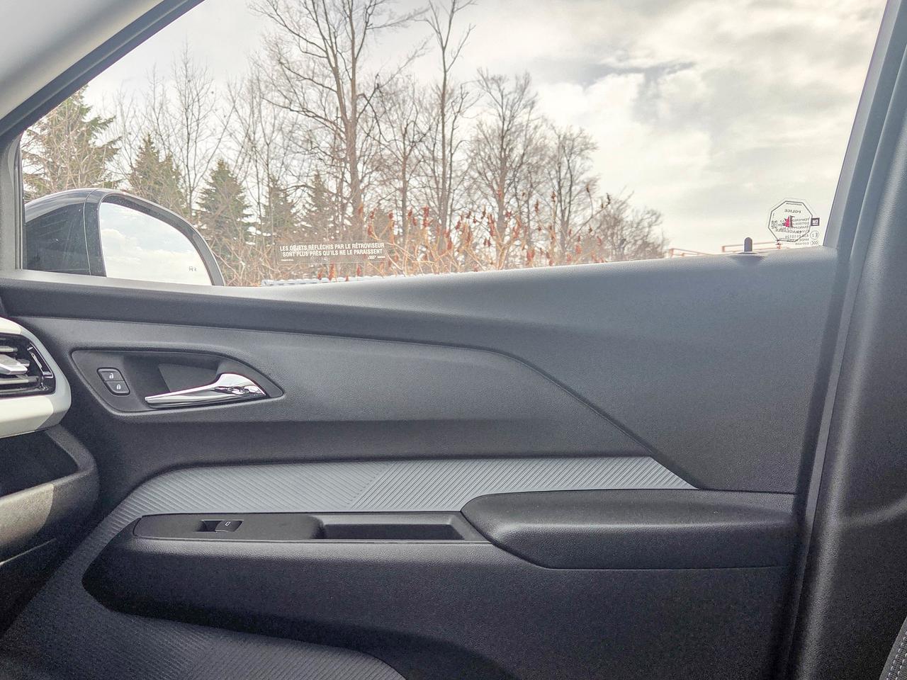 2027 Chevrolet Bolt LT Photo
