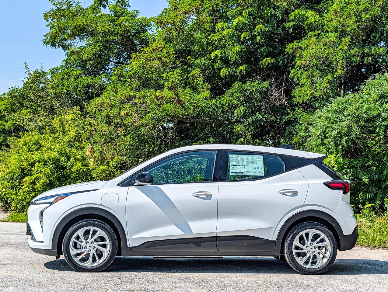 2027 Chevrolet Bolt LT Photo