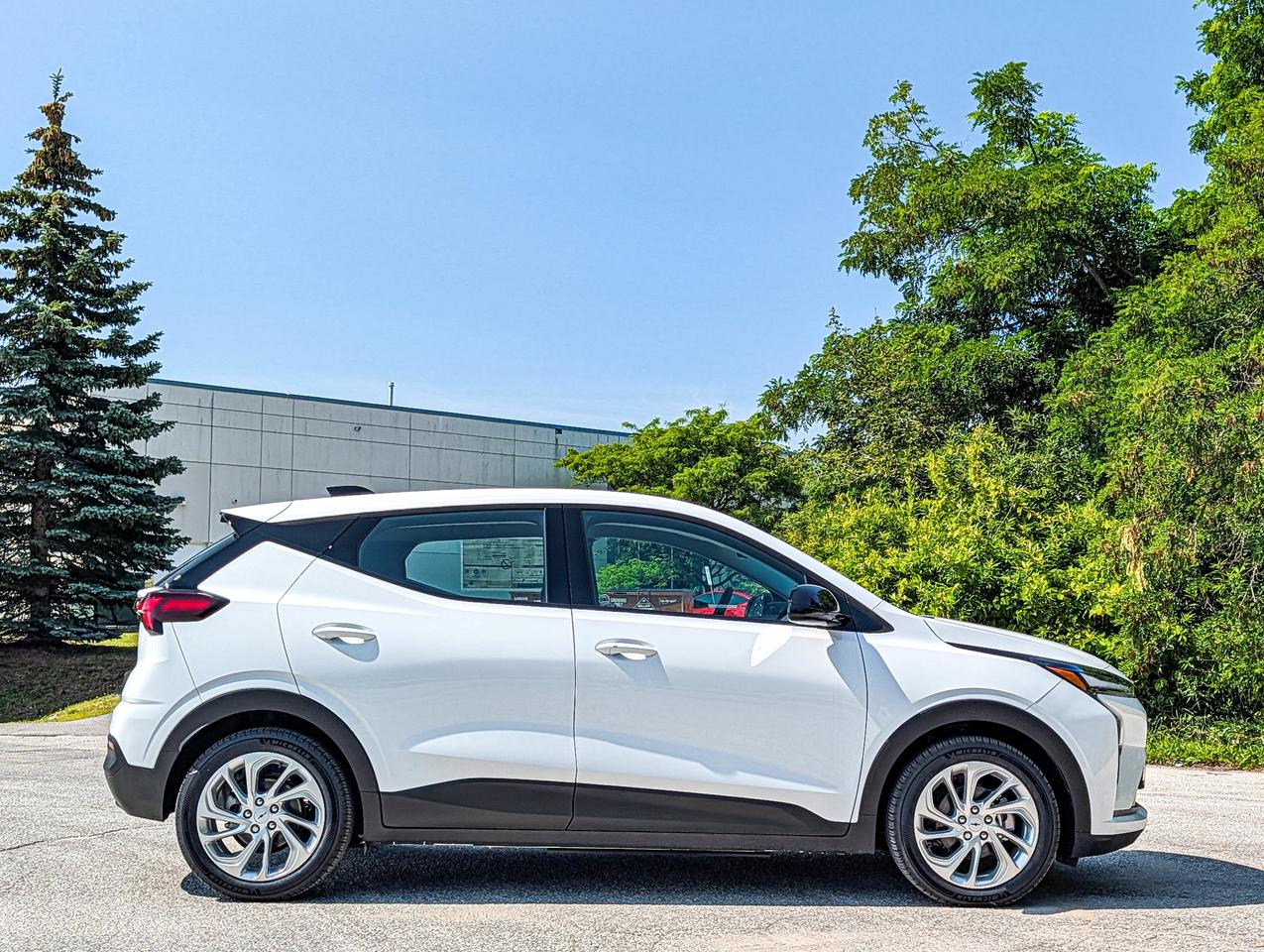 2027 Chevrolet Bolt LT Photo