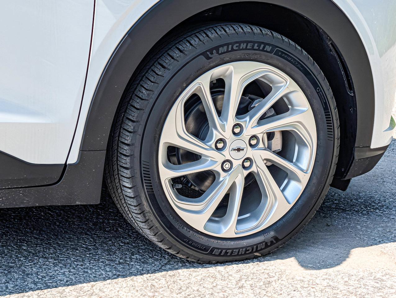 2027 Chevrolet Bolt LT Photo