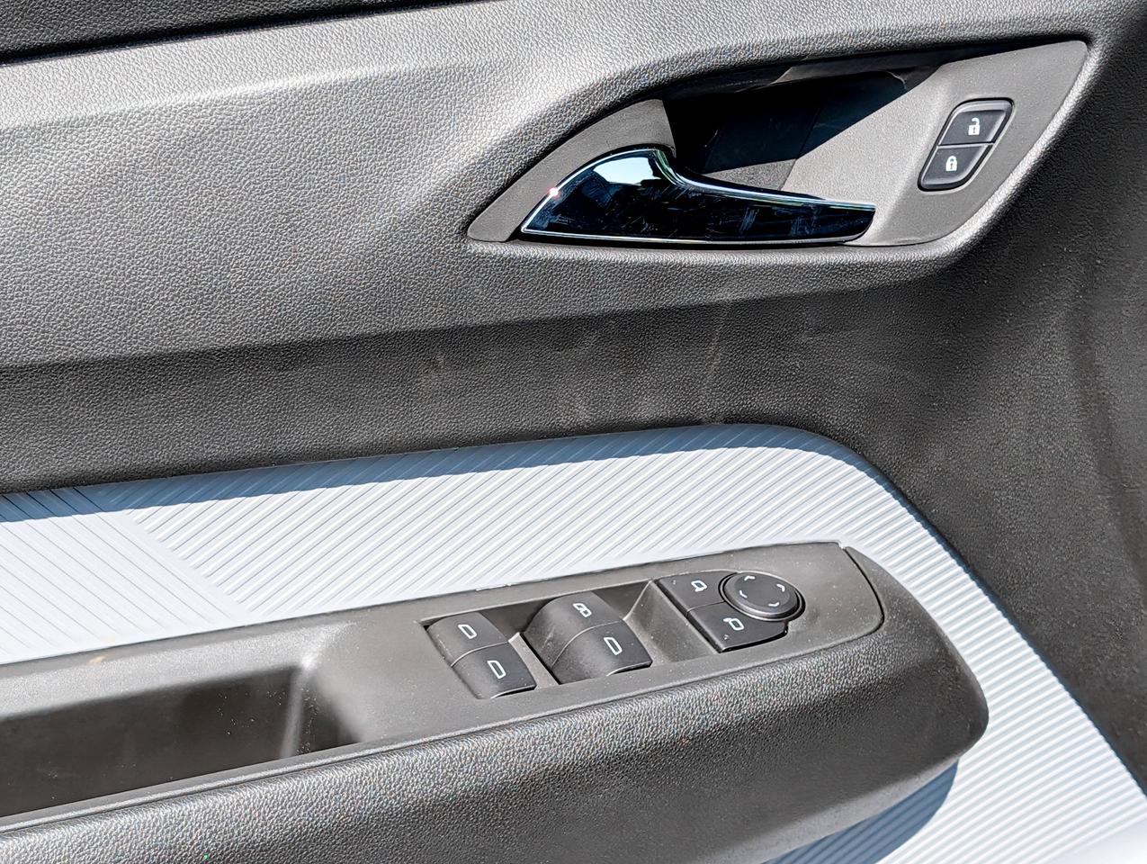 2027 Chevrolet Bolt LT Photo