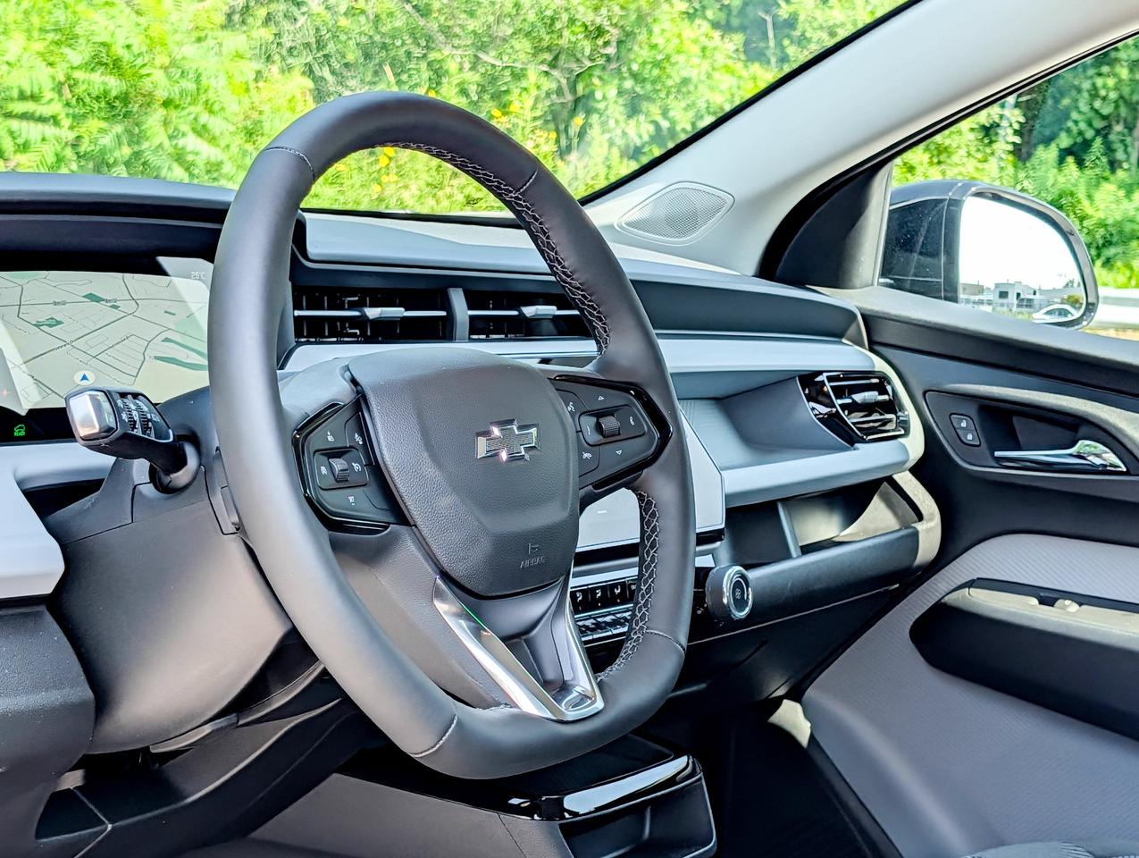2027 Chevrolet Bolt LT Photo