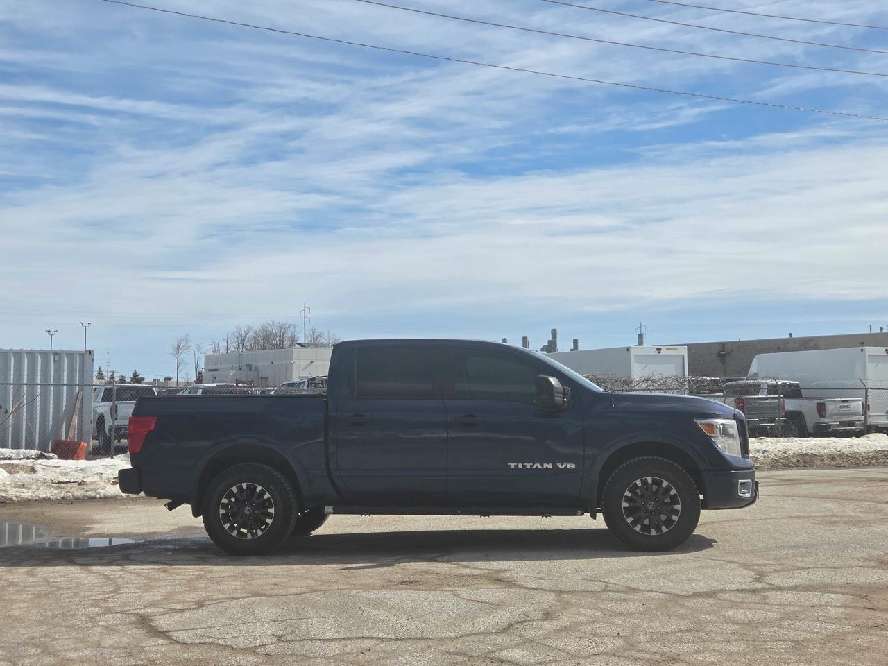 2018 Nissan Titan Pro-4X Photo2