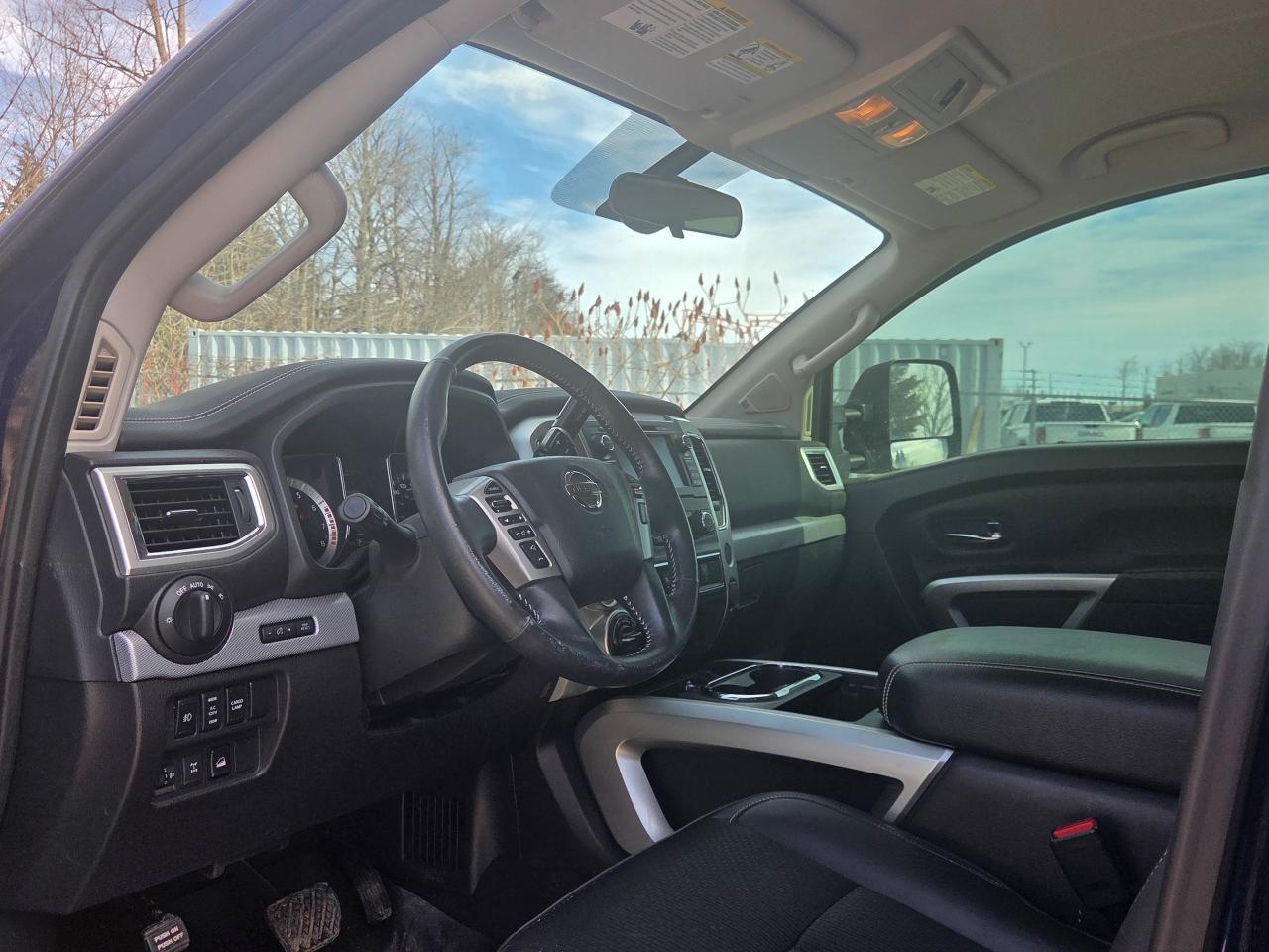 2018 Nissan Titan Pro-4X Photo