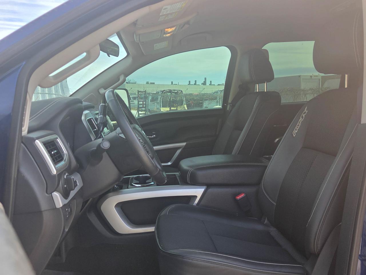 2018 Nissan Titan Pro-4X Photo