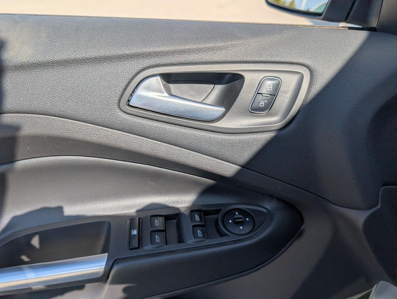 2018 Ford Escape 300A Photo