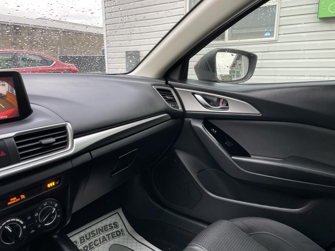 2018 Mazda MAZDA3 GS Photo