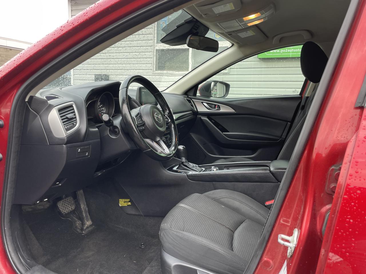 2018 Mazda MAZDA3 GS Photo