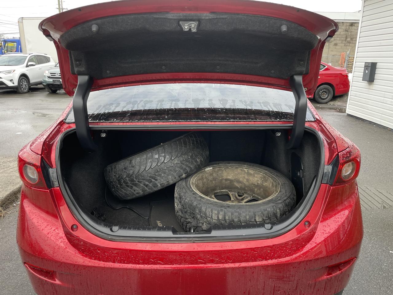 2018 Mazda MAZDA3 GS Photo