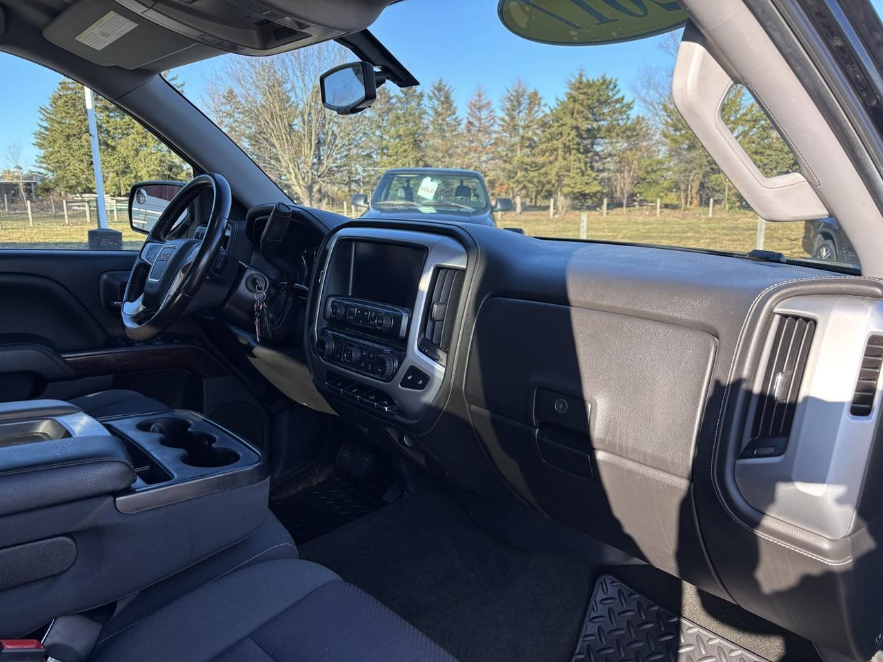 2017 GMC Sierra 1500 SLE ~Safety included~ Photo