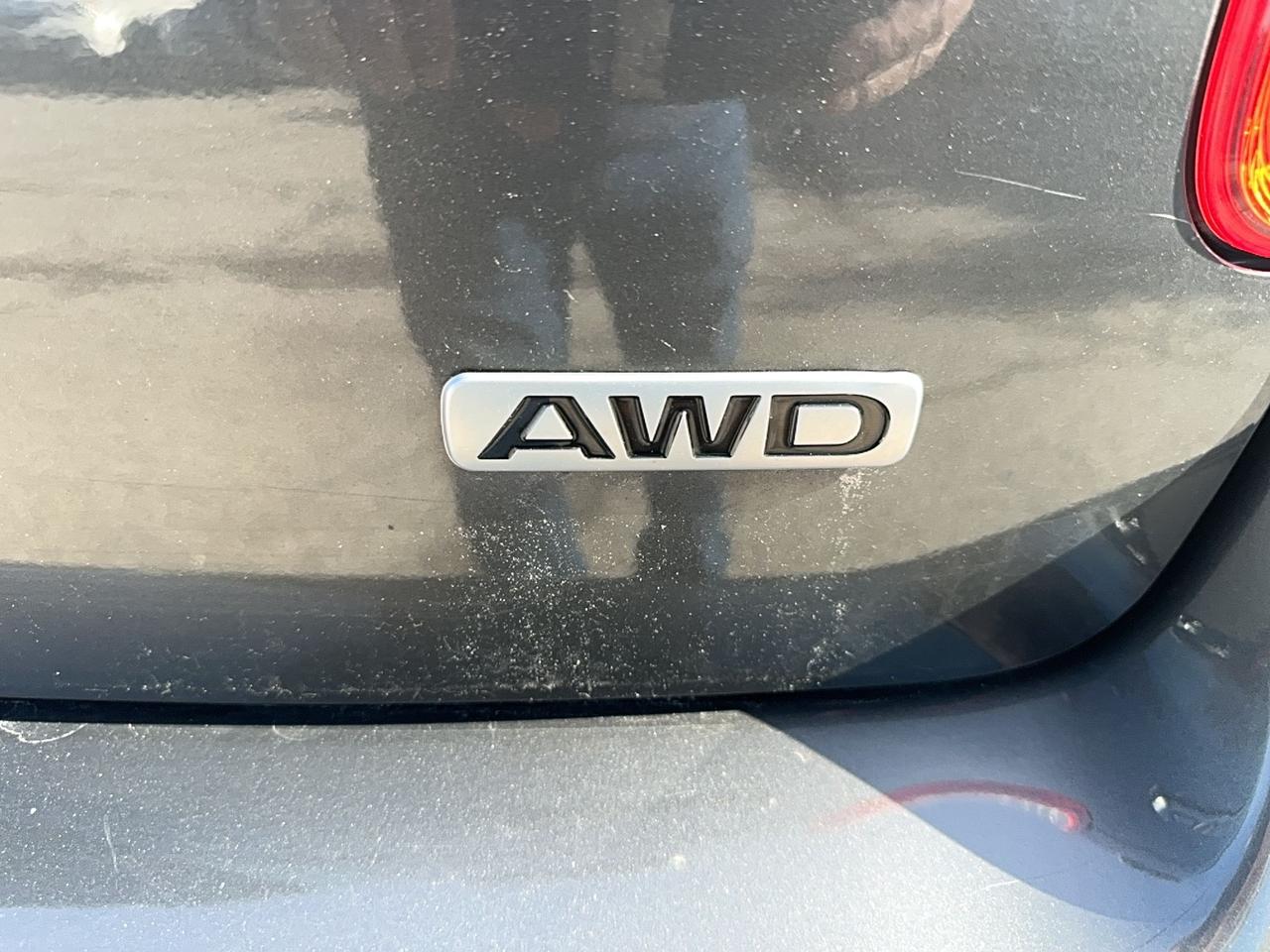 2010 Suzuki SX4 JLX Photo