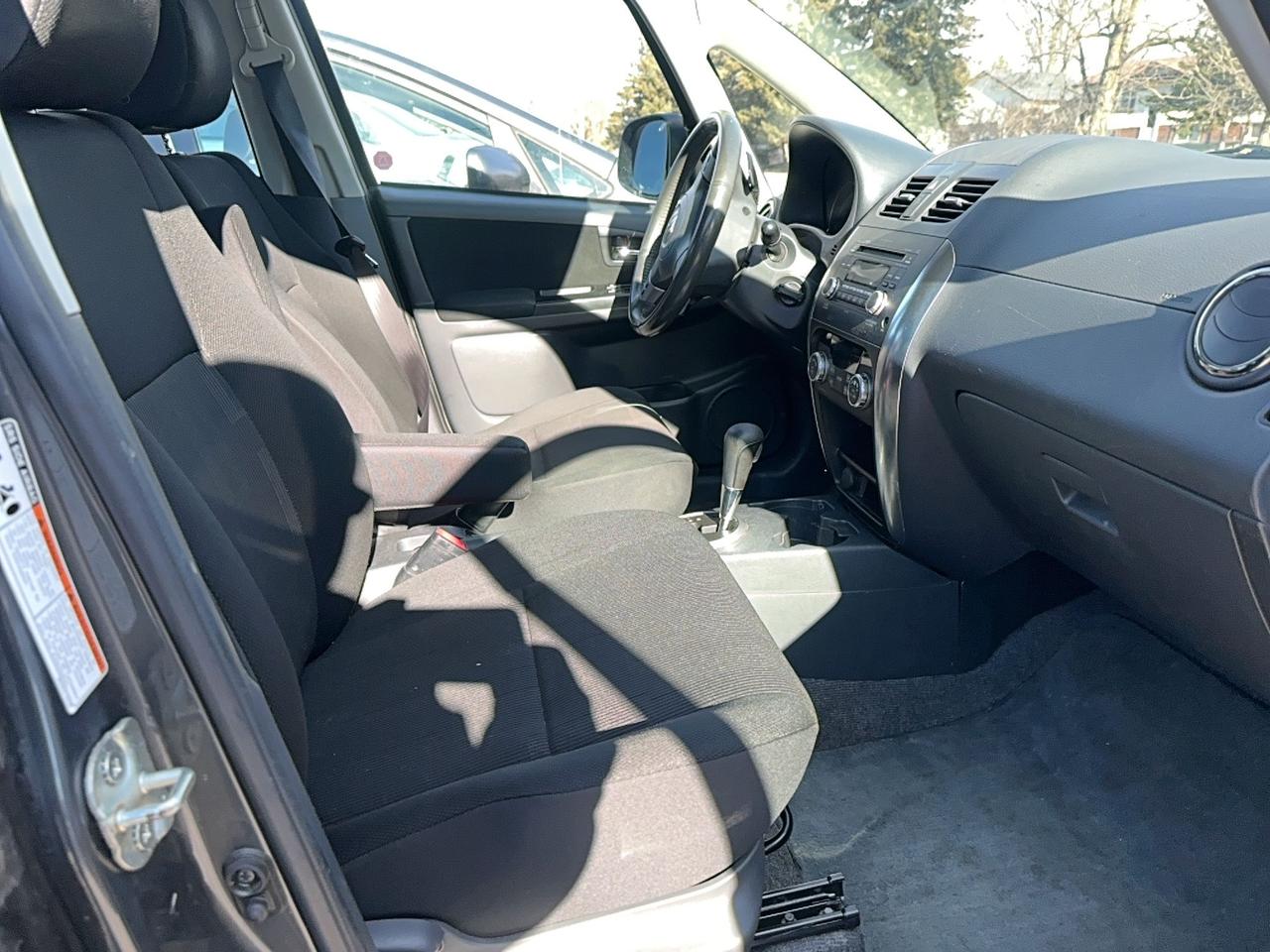 2010 Suzuki SX4 JLX Photo