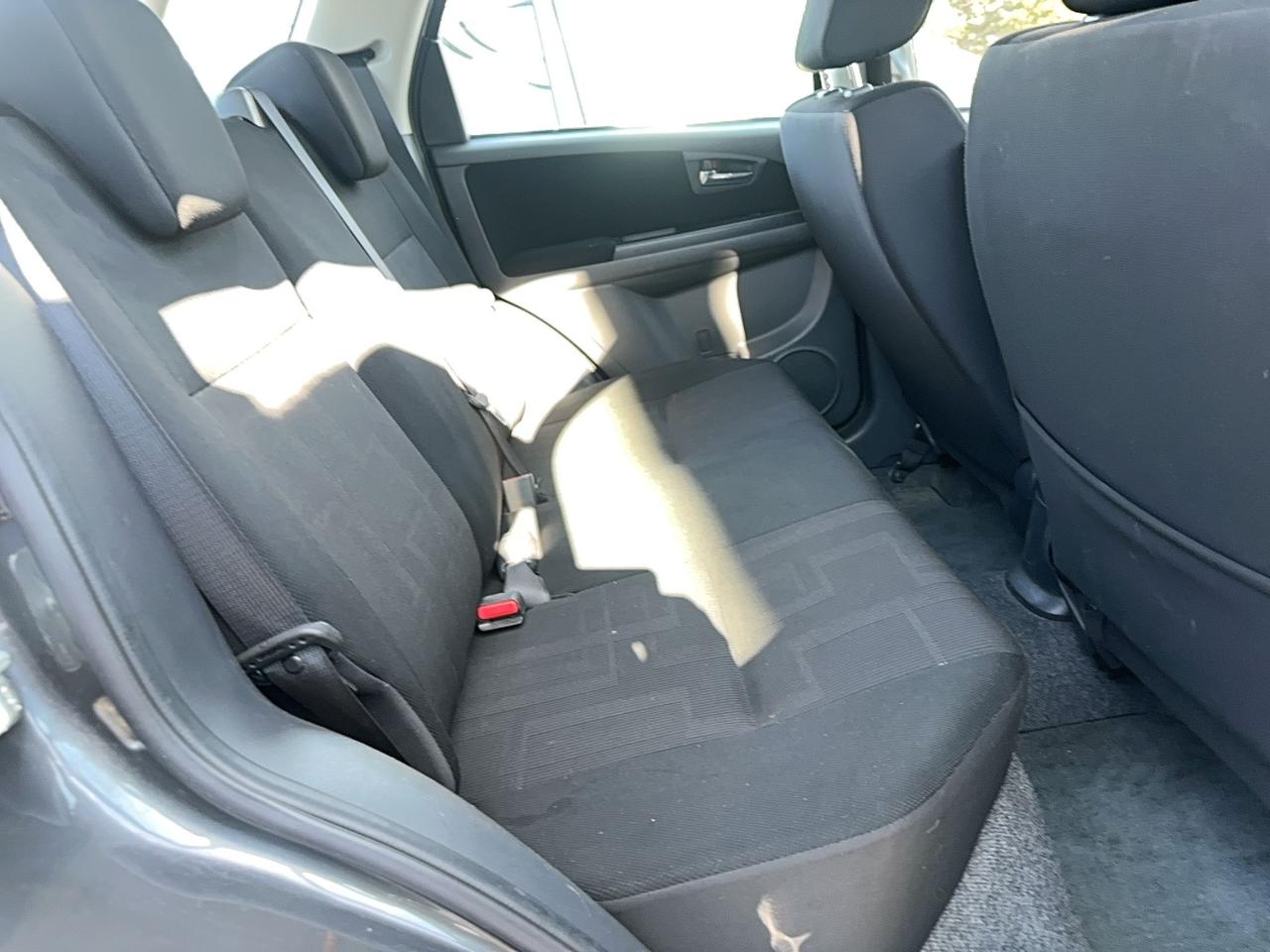 2010 Suzuki SX4 JLX Photo