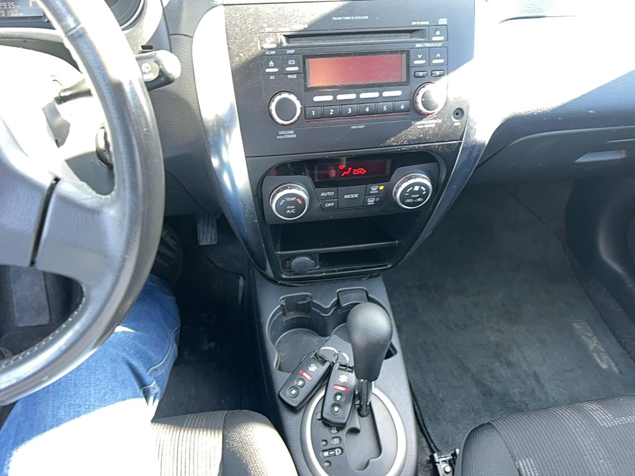 2010 Suzuki SX4 JLX Photo