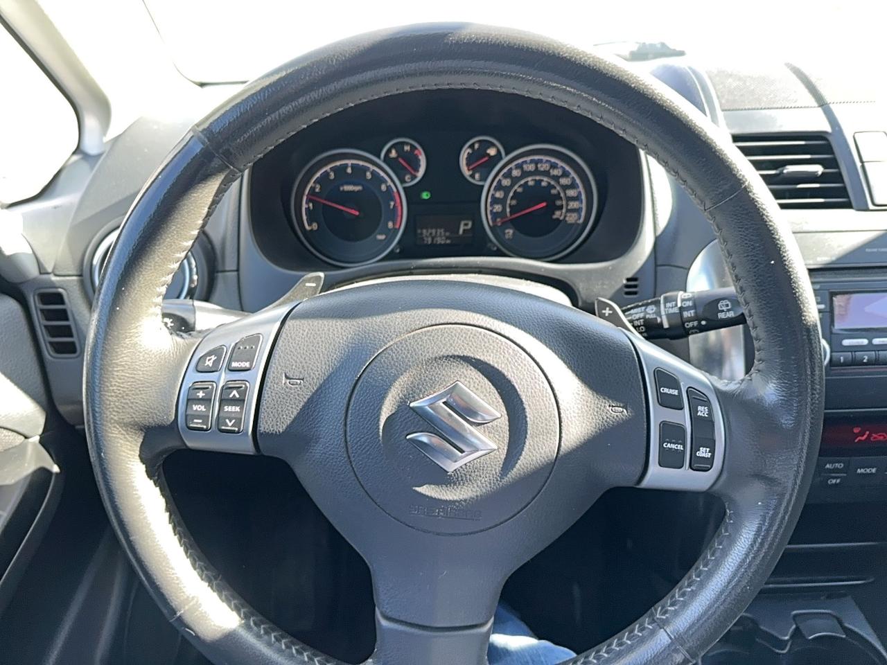 2010 Suzuki SX4 JLX Photo