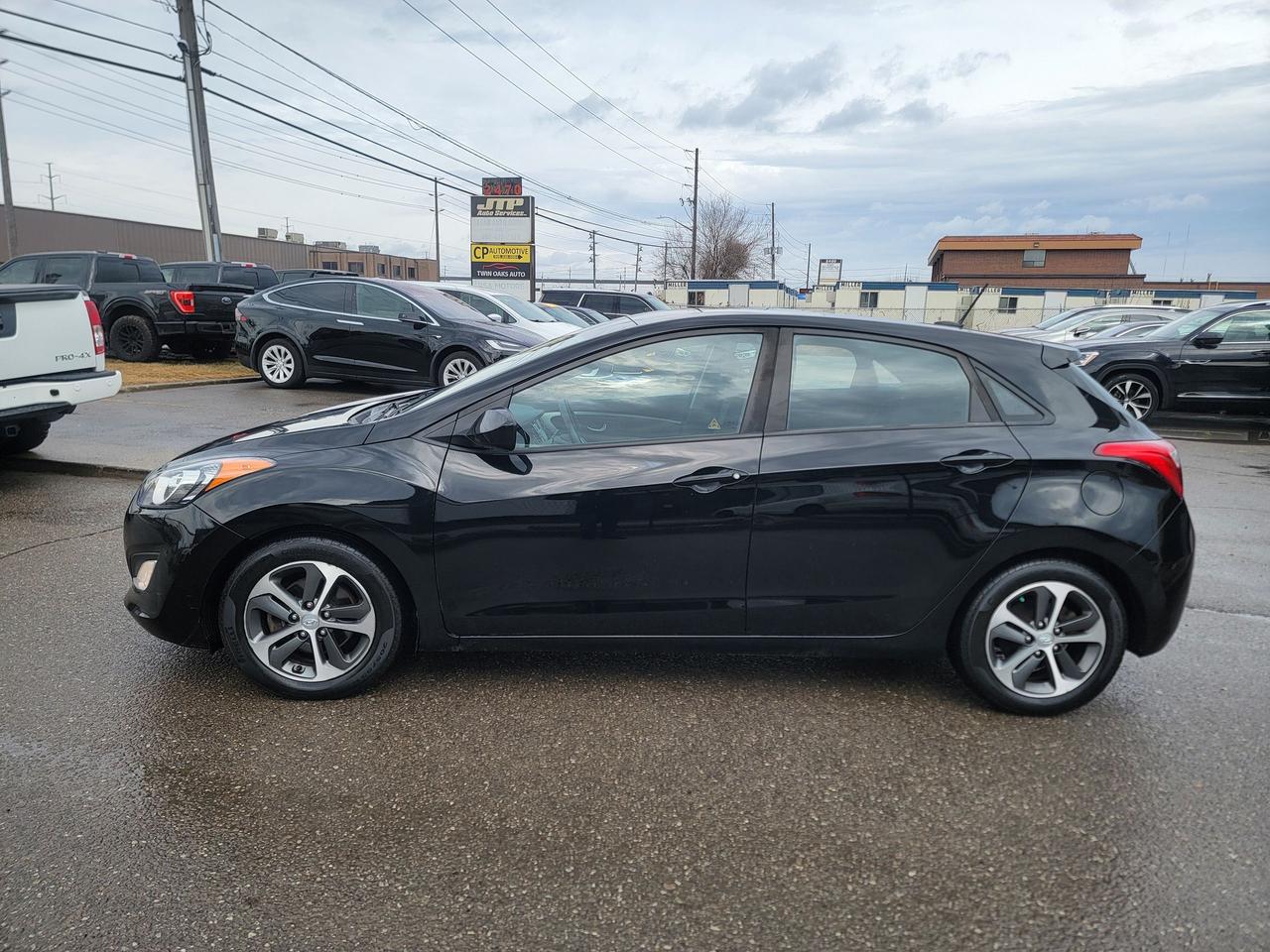 2017 Hyundai Elantra GT SE | GT | HATCHBACK Photo