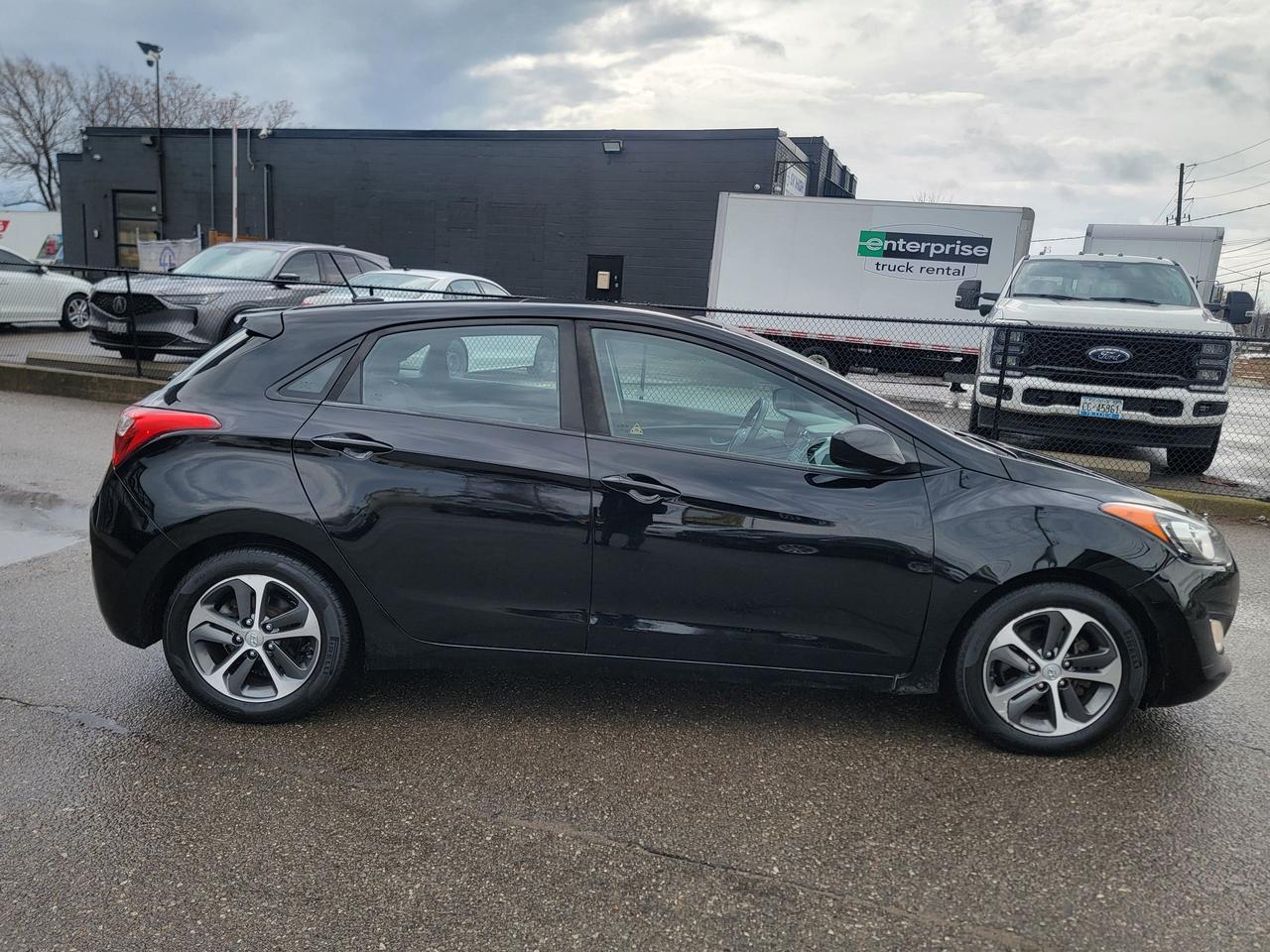 2017 Hyundai Elantra GT SE | GT | HATCHBACK Photo