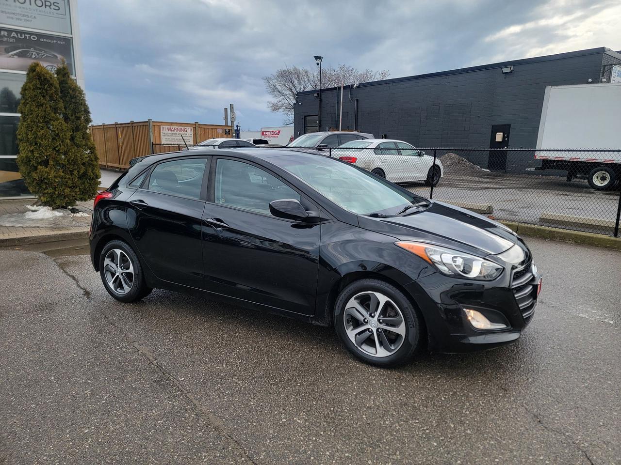 2017 Hyundai Elantra GT SE | GT | HATCHBACK Photo