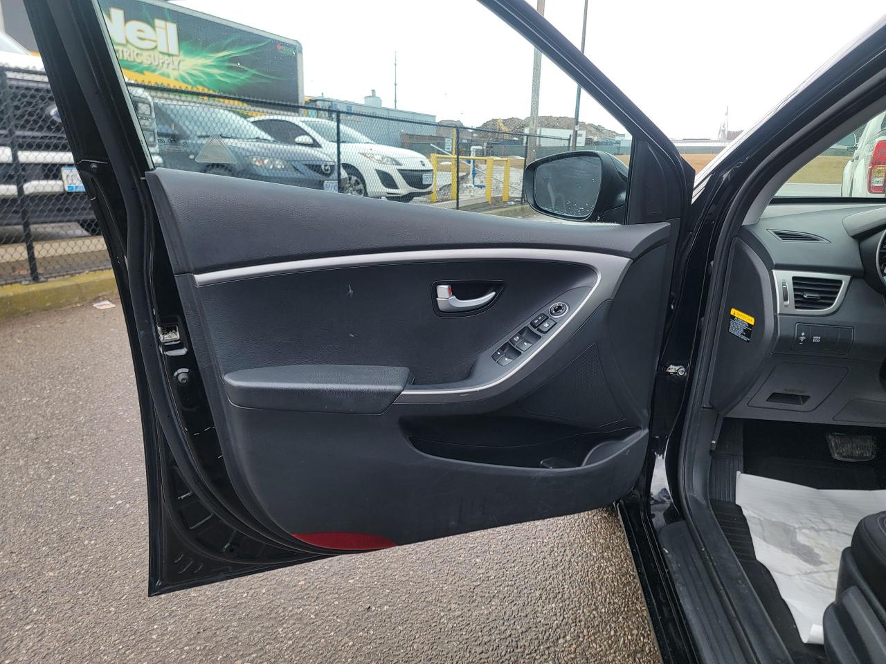 2017 Hyundai Elantra GT SE | GT | HATCHBACK Photo