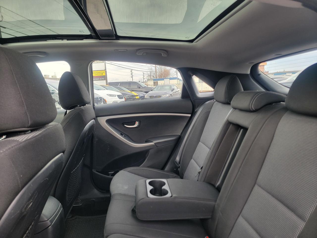 2017 Hyundai Elantra GT SE | GT | HATCHBACK Photo