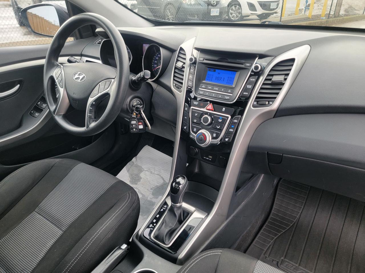 2017 Hyundai Elantra GT SE | GT | HATCHBACK Photo